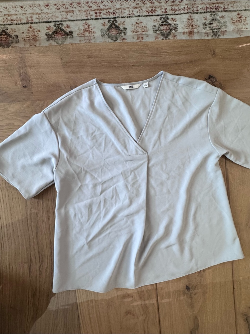 UNIQLO Light Blue Drape V-Neck Short Sleeve Blouse - Size XS
